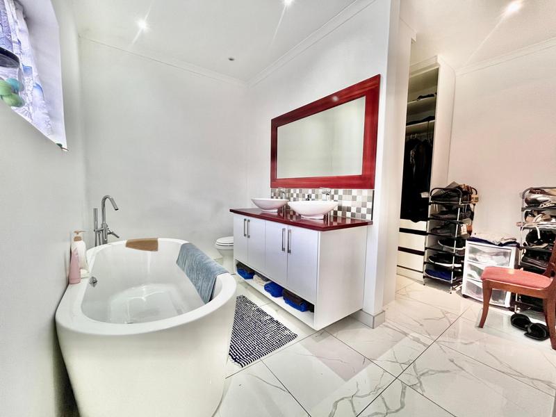 4 Bedroom Property for Sale in Retreat Western Cape
